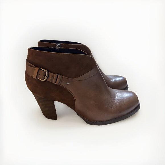Clarks Dark Brown Suede Leather Two Toned Colorblock Ankle Boots Sz 9 Western - Picture 1 of 8